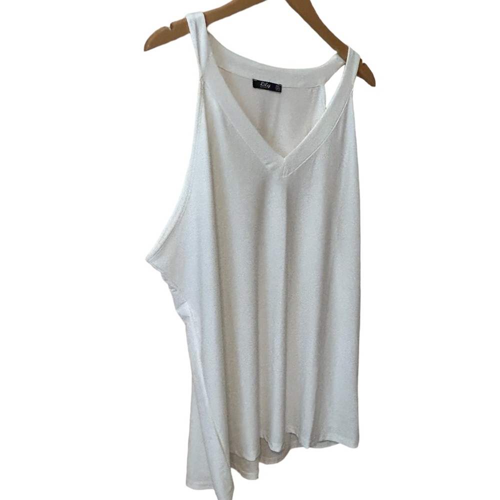 Lily By Firmiana -Cream Colored V-Necked Sleeveless Top - Picture 5 of 9